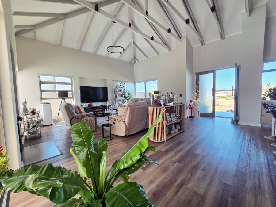 4 Bedroom Property for Sale in Oubaai Western Cape